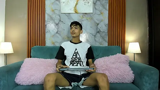 KITTY BOSH online show from March 28, 2026, 9:10 am