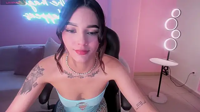 Snapshot of CarolineEvans_x chatting on February 23, 2026, 6:14 am CarolineEvans x online show from February 23, 2026, 6:14 am