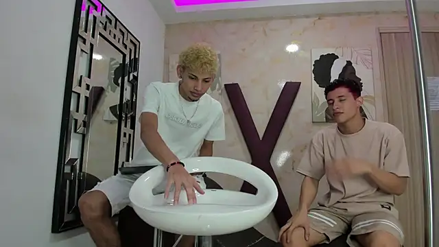 YOUNG BOYS HELL online show from June 3, 2026, 1:17 am