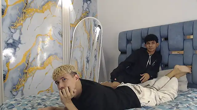 GREEN BOYS online show from April 16, 2026, 7:25 pm