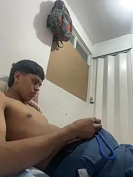 Snapshot of Miguel_960 chatting on February 22, 2026, 10:44 pm Miguel 960 online show from February 22, 2026, 10:44 pm