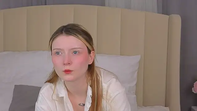 AlyssFrost online show from May 26, 2026, 3:04 am