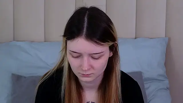 AlyssFrost online show from July 24, 2026, 1:56 am