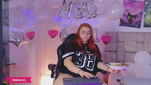 MiiaBlumm  online show from March 10, 2026, 5:39 pm