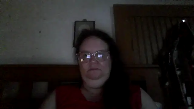 naughty queen1 online show from April 24, 2026, 10:50 am