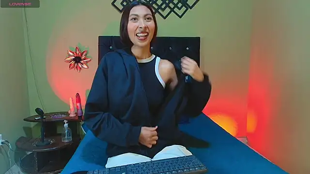 angeldreams15  online show from April 15, 2026, 7:29 pm