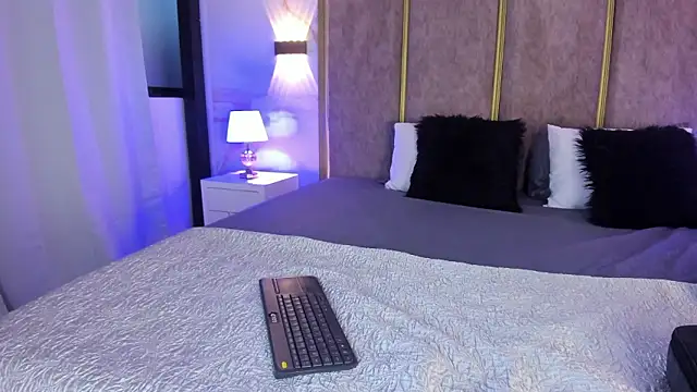 Snapshot of PerlaRogerss_ chatting on February 19, 2026, 11:29 am PerlaRogerss online show from February 19, 2026, 11:29 am