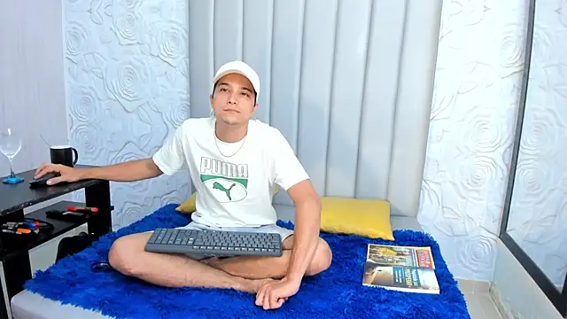 Snapshot of bad_boy_cum_ chatting on February 18, 2026, 3:59 am bad boy cum online show from February 18, 2026, 3:59 am