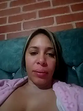 kiki milu online show from March 10, 2026, 3:32 am