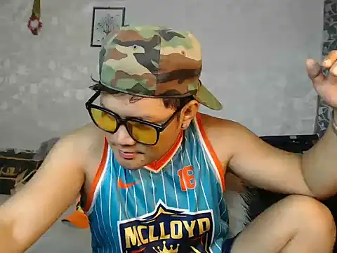 adorableasianboy69 online show from June 26, 2026, 8:31 am