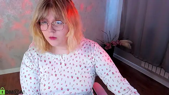 luna c0ra online show from April 12, 2026, 1:09 am