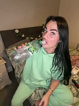 Darkfantisyx online show from April 7, 2026, 10:00 pm