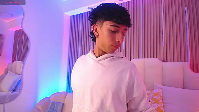 Aiden Rivers  online show from March 6, 2026, 12:44 pm