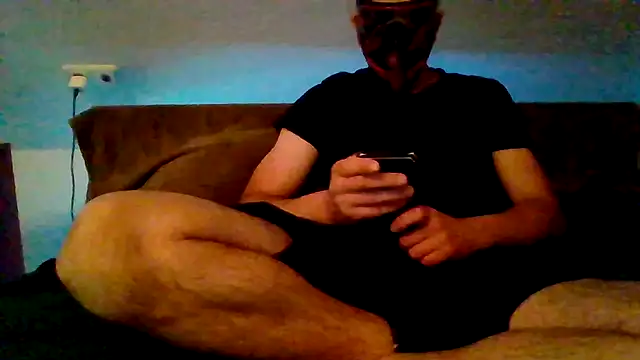 Snapshot of Blackklu chatting on May 13, 2026, 10:28 pm Blackklu online show from May 13, 2026, 10:28 pm