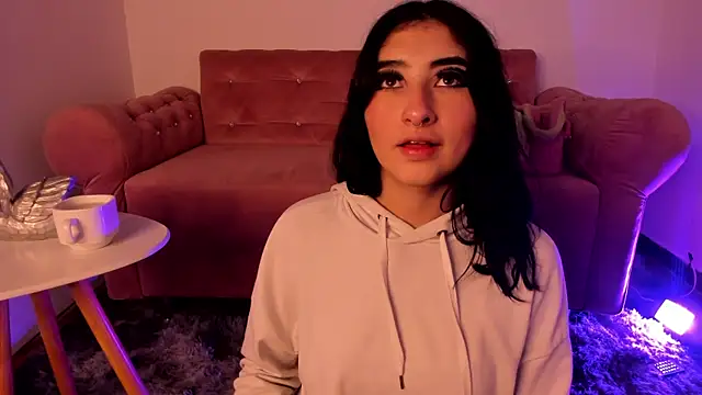 Snapshot of Kattengel_ chatting on April 26, 2026, 4:21 am Kattengel online show from April 26, 2026, 4:21 am