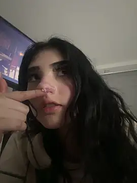 Snapshot of Kattengel_ chatting on July 1, 2026, 11:49 pm Kattengel online show from July 1, 2026, 11:49 pm