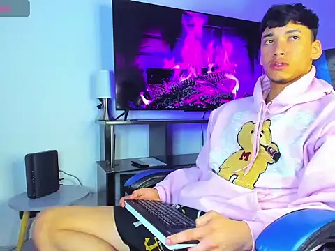 Lyam Russo online show from March 30, 2026, 8:05 am