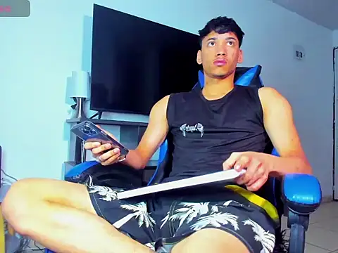 Lyam Russo online show from April 15, 2026, 7:58 am