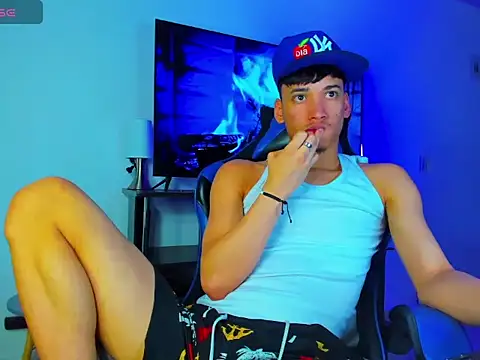 Lyam Russo online show from March 25, 2026, 4:01 am