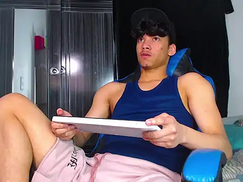 Snapshot of Lyam_Russo chatting on February 24, 2026, 7:37 pm Lyam Russo online show from February 24, 2026, 7:37 pm