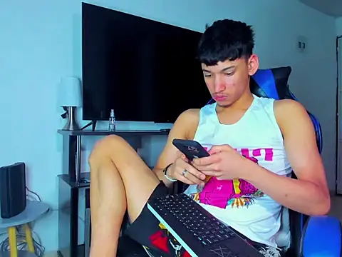 Lyam Russo online show from April 3, 2026, 5:14 am