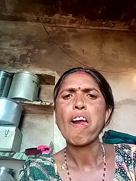 Snapshot of Hot_re83 chatting on February 25, 2026, 7:41 am Hot re83 online show from February 25, 2026, 7:41 am