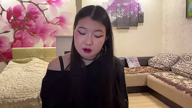 MaeRaads online show from April 17, 2026, 6:22 pm