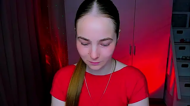 Maddy Wood  online show from May 17, 2026, 2:39 pm