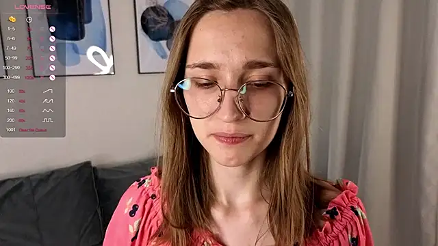 AshleyyJones online show from June 7, 2026, 2:11 pm