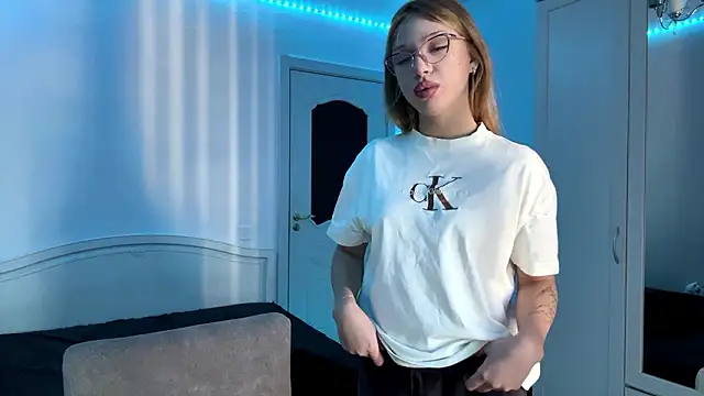 Stefifany online show from February 28, 2026, 5:18 am