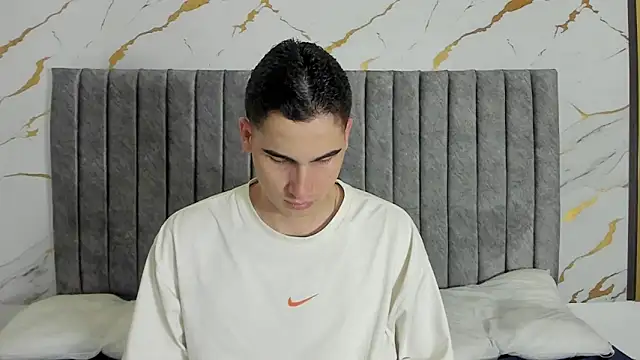 Snapshot of ryanlevi1 chatting on February 23, 2026, 1:44 pm ryanlevi1 online show from February 23, 2026, 1:44 pm