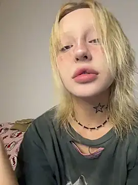 urlittlebaby666 online show from February 24, 2026, 9:37 pm