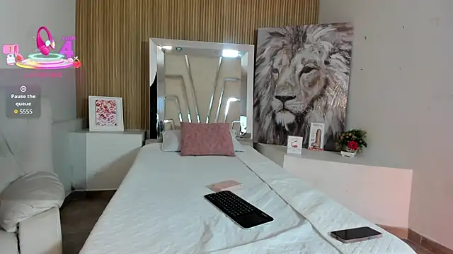 SiaFoxx  online show from February 25, 2026, 6:02 am