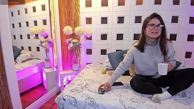 aleessiia online show from March 4, 2026, 12:57 pm