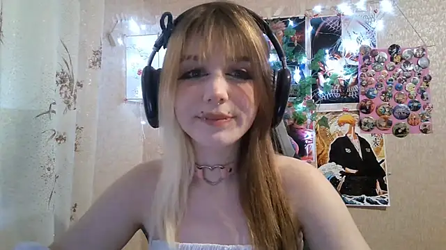 Snapshot of MilaTyan chatting on July 17, 2026, 2:14 pm MilaTyan online show from July 17, 2026, 2:14 pm