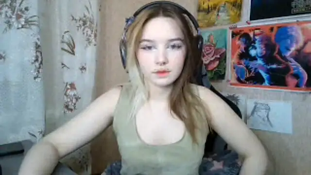MilaTyan online show from April 26, 2026, 5:32 pm