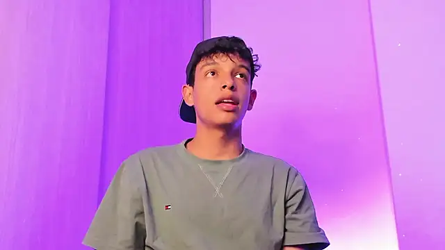 Maxfrost1 online show from March 3, 2026, 10:50 pm