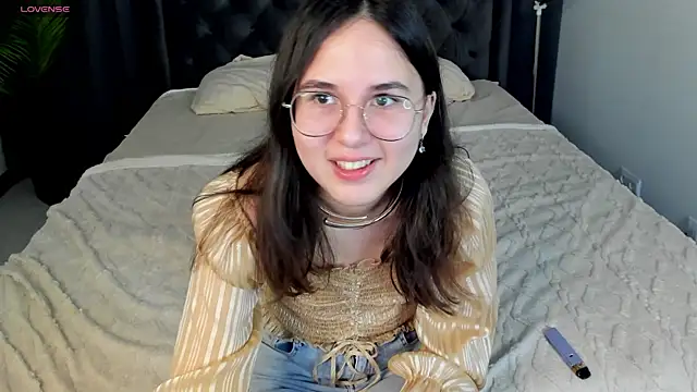 leylamirage online show from March 12, 2026, 12:20 pm