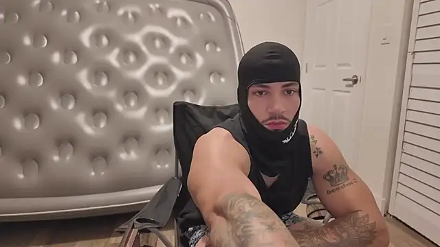 Alejandrosolerxxx online show from March 8, 2026, 5:33 am