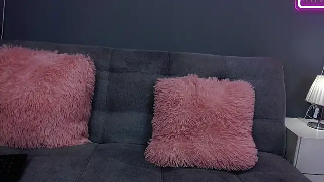 dark dreams  online show from April 28, 2026, 7:07 pm