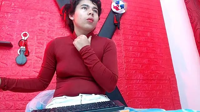 Snapshot of skinnysexy18 chatting on February 26, 2026, 1:33 pm skinnysexy18 online show from February 26, 2026, 1:33 pm