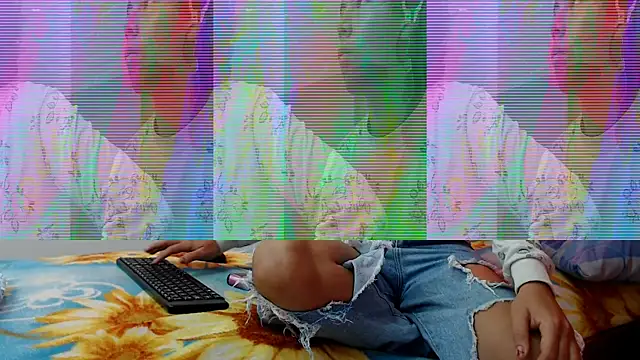 Snapshot of skinnysexy18 chatting on February 25, 2026, 1:11 pm skinnysexy18 online show from February 25, 2026, 1:11 pm