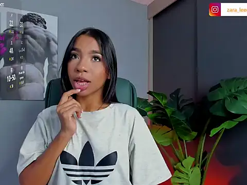 Snapshot of zara_leee chatting on February 26, 2026, 12:05 pm zara leee online show from February 26, 2026, 12:05 pm