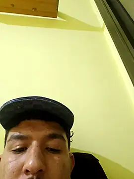 Snapshot of medelelel chatting on February 28, 2026, 12:32 am medelelel online show from February 28, 2026, 12:32 am