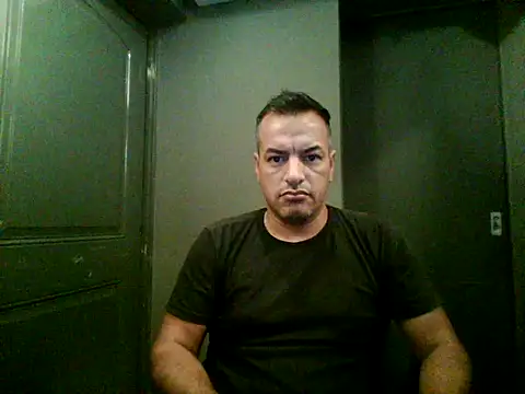 Snapshot of Valenthe26 chatting on February 19, 2026, 1:13 am Valenthe26 online show from February 19, 2026, 1:13 am