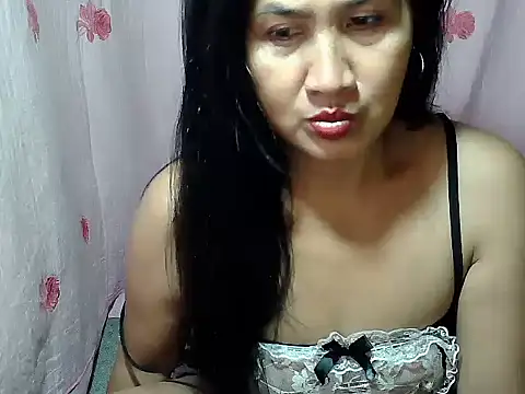 Sh1nbae22 online show from April 5, 2026, 4:24 pm