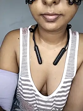 ASHANYA JAYASOORIYA online show from May 26, 2026, 10:02 am
