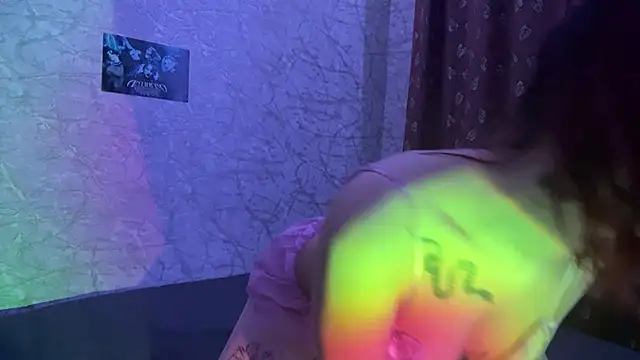 AmaliaJess online show from April 8, 2026, 3:24 pm