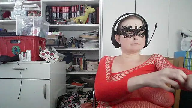 Snapshot of MaxiSexy79 chatting on March 1, 2026, 2:39 pm MaxiSexy79 online show from March 1, 2026, 2:39 pm