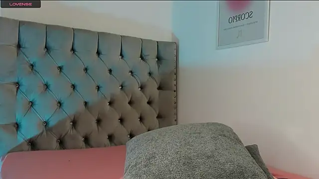 Snapshot of eva_cutee_ chatting on April 25, 2026, 1:19 am eva cutee online show from April 25, 2026, 1:19 am